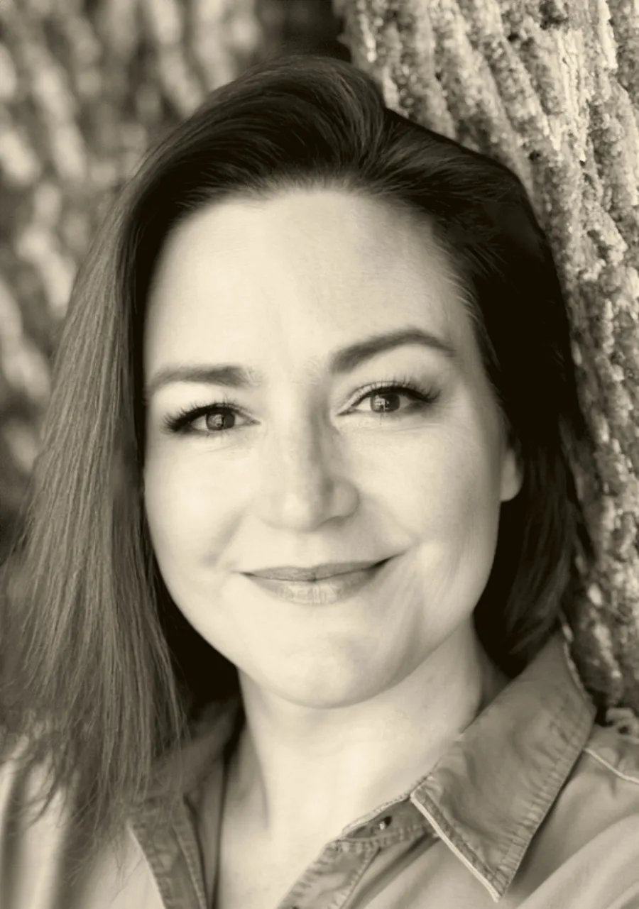 Portrait photograph of artist Alicia Hall